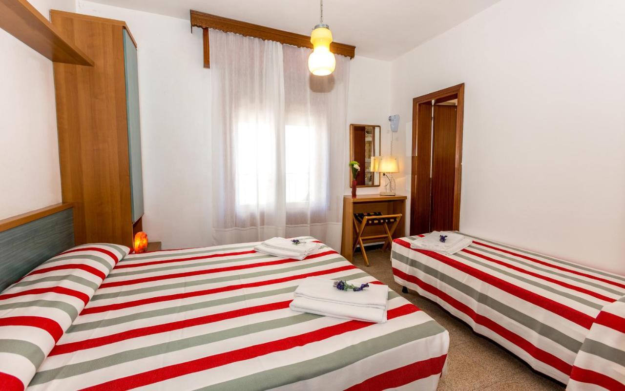 Hotel Saturno Lido di Jesolo Eksteriør billede