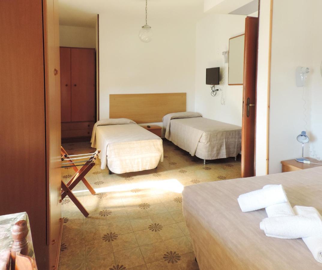 Hotel Saturno Lido di Jesolo Eksteriør billede