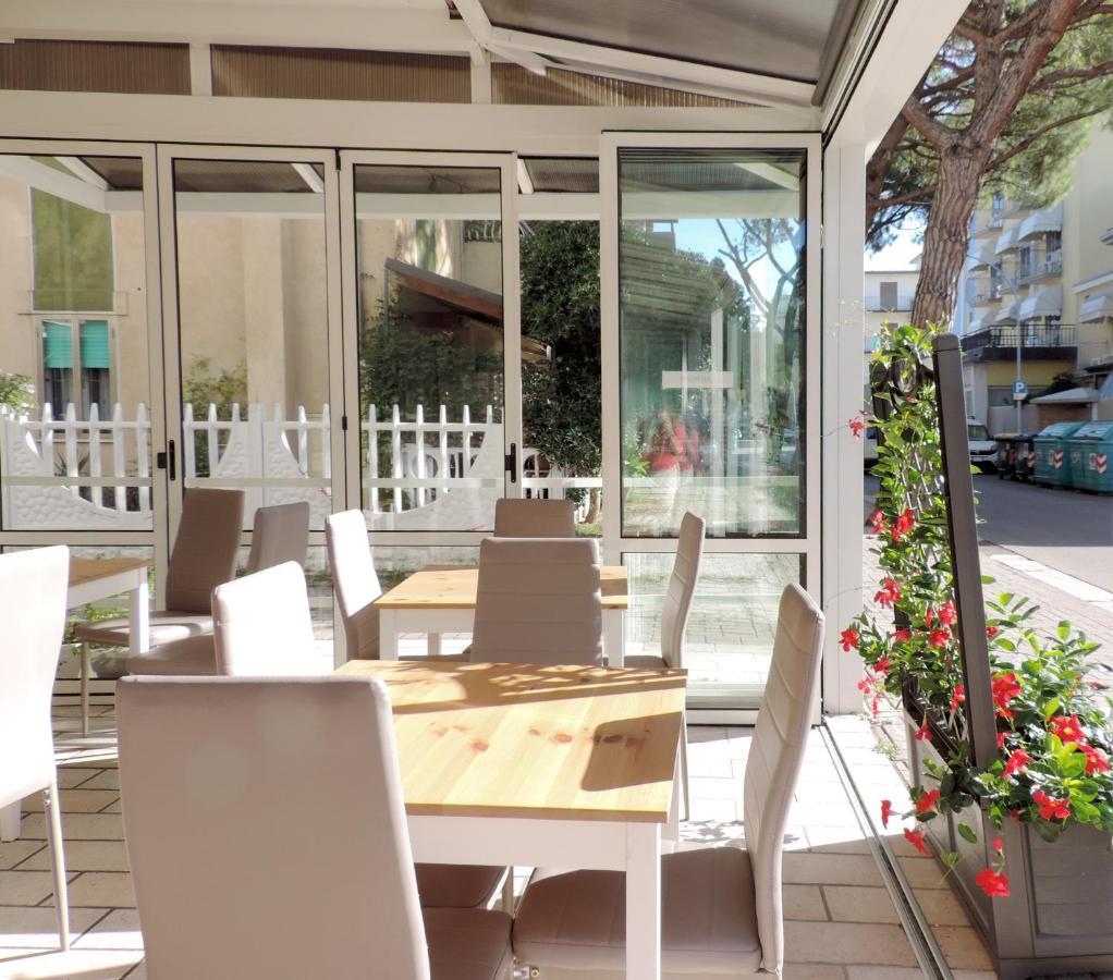 Hotel Saturno Lido di Jesolo Eksteriør billede